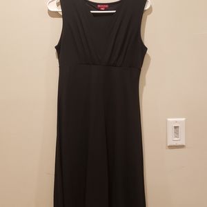 Merona sleeveless black dress with build in slimmer S